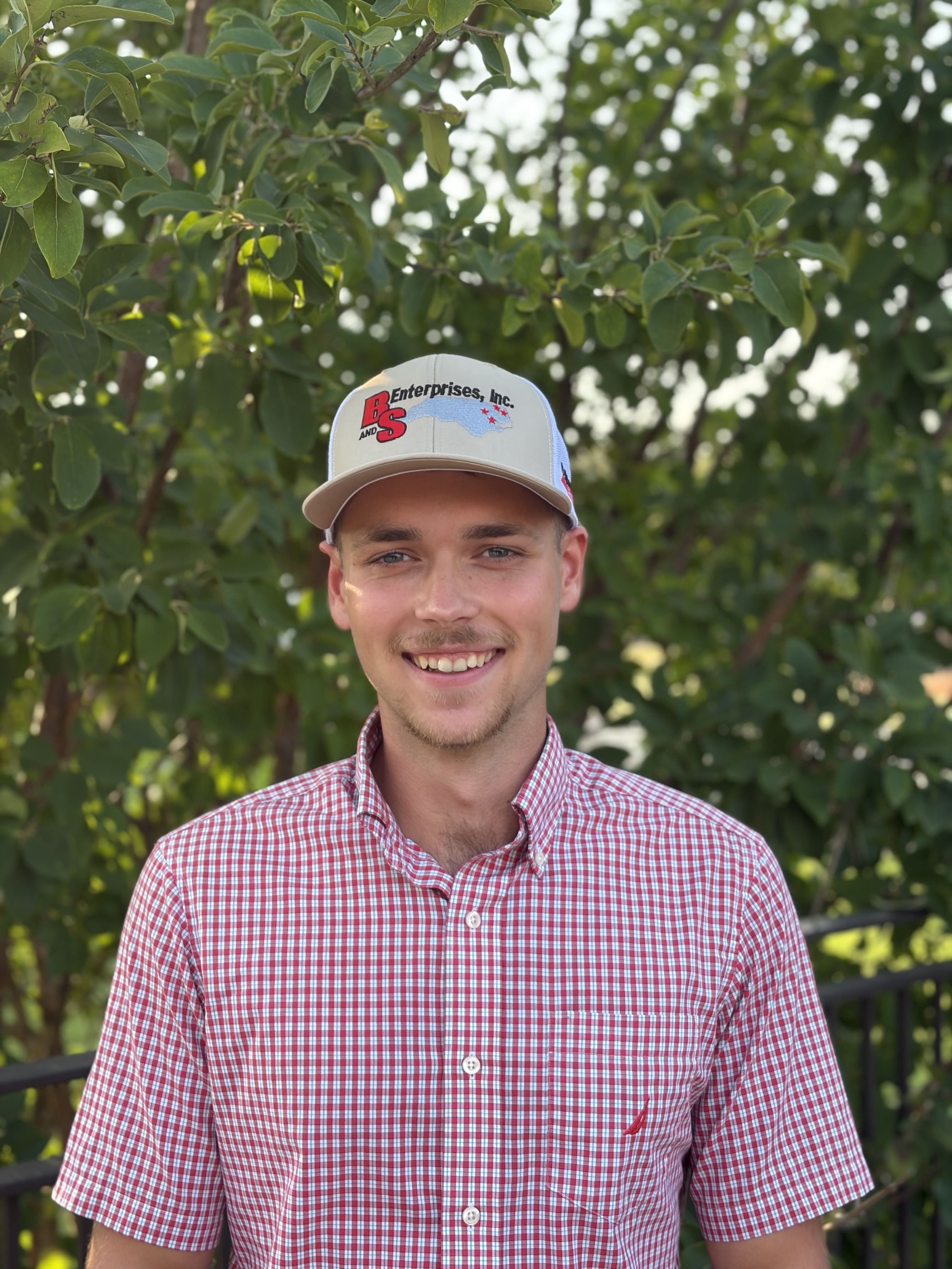 Viktor Alexa, Founder & Chief Financial Officer of 215 Farms